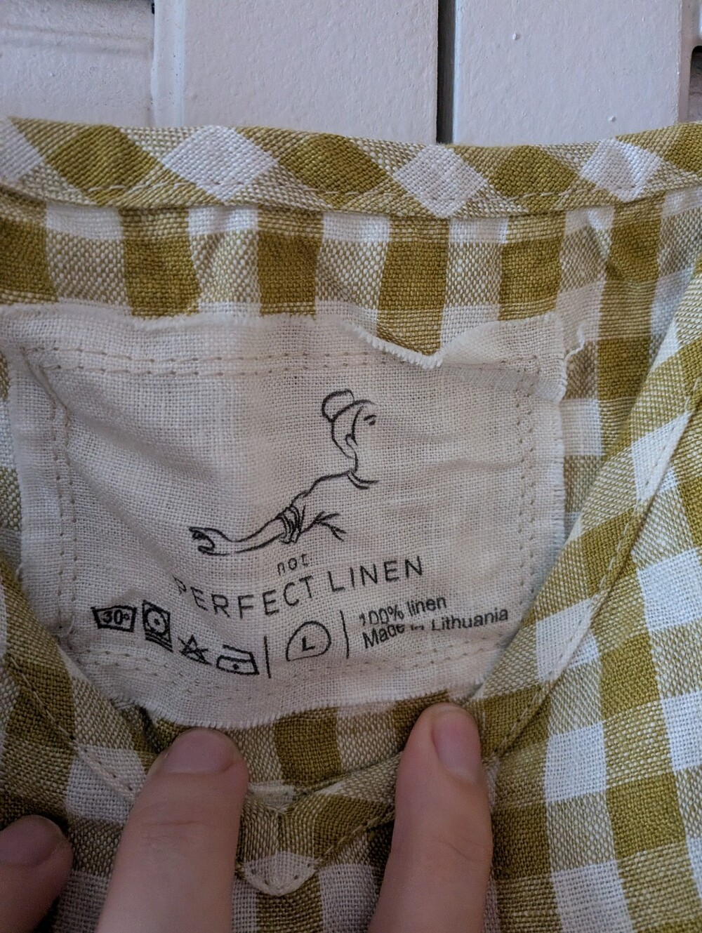 Not Perfect Linen Cropped Tank - Picture 3 of 4